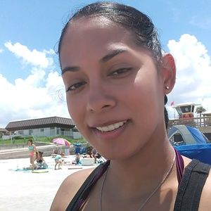 Meet your Posher, Isabel